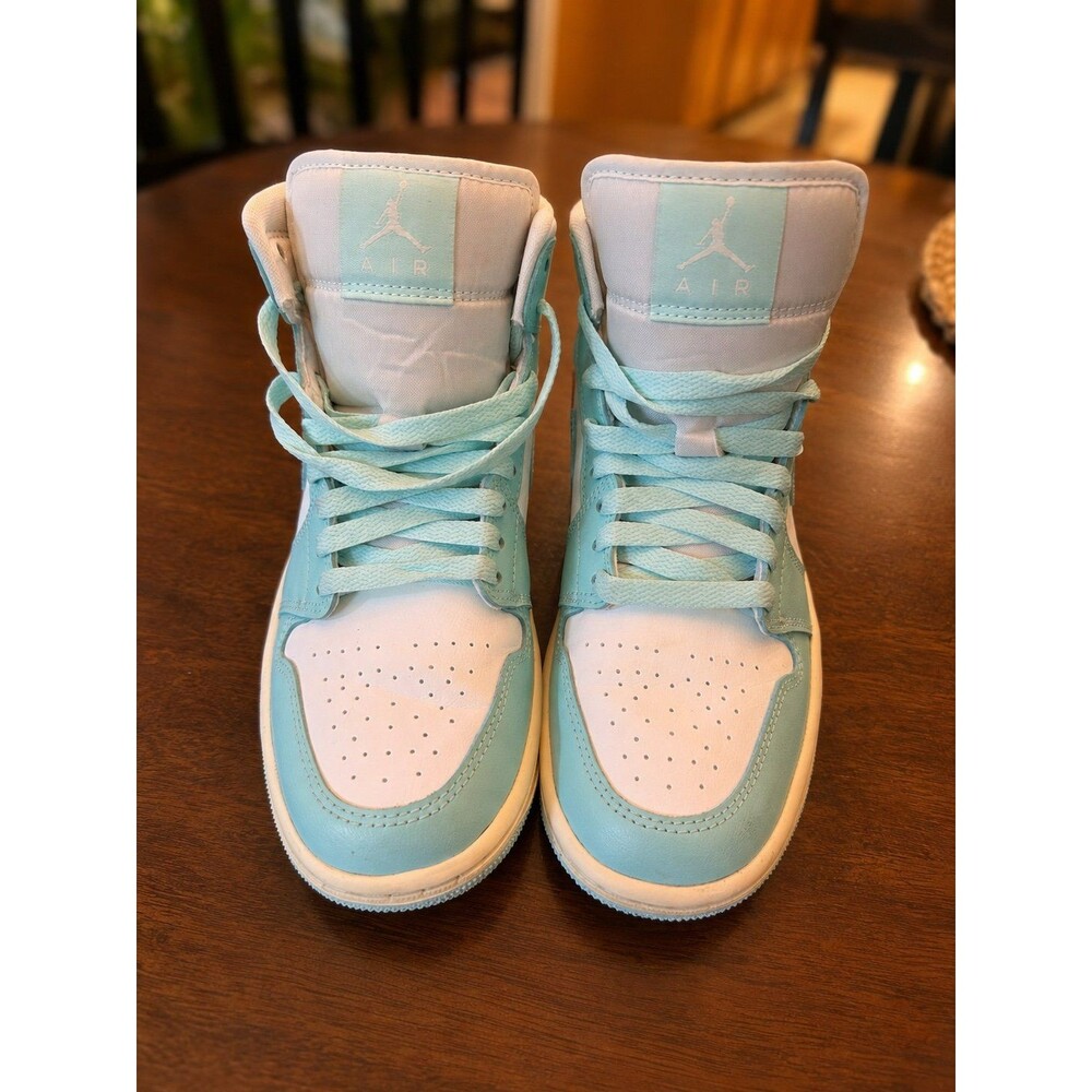 Women’s Air Jordan Mid size 6 EUC - Picture 2 of 7